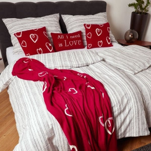 Dekoračný návlek pletený DESIGN love červená smotanová
